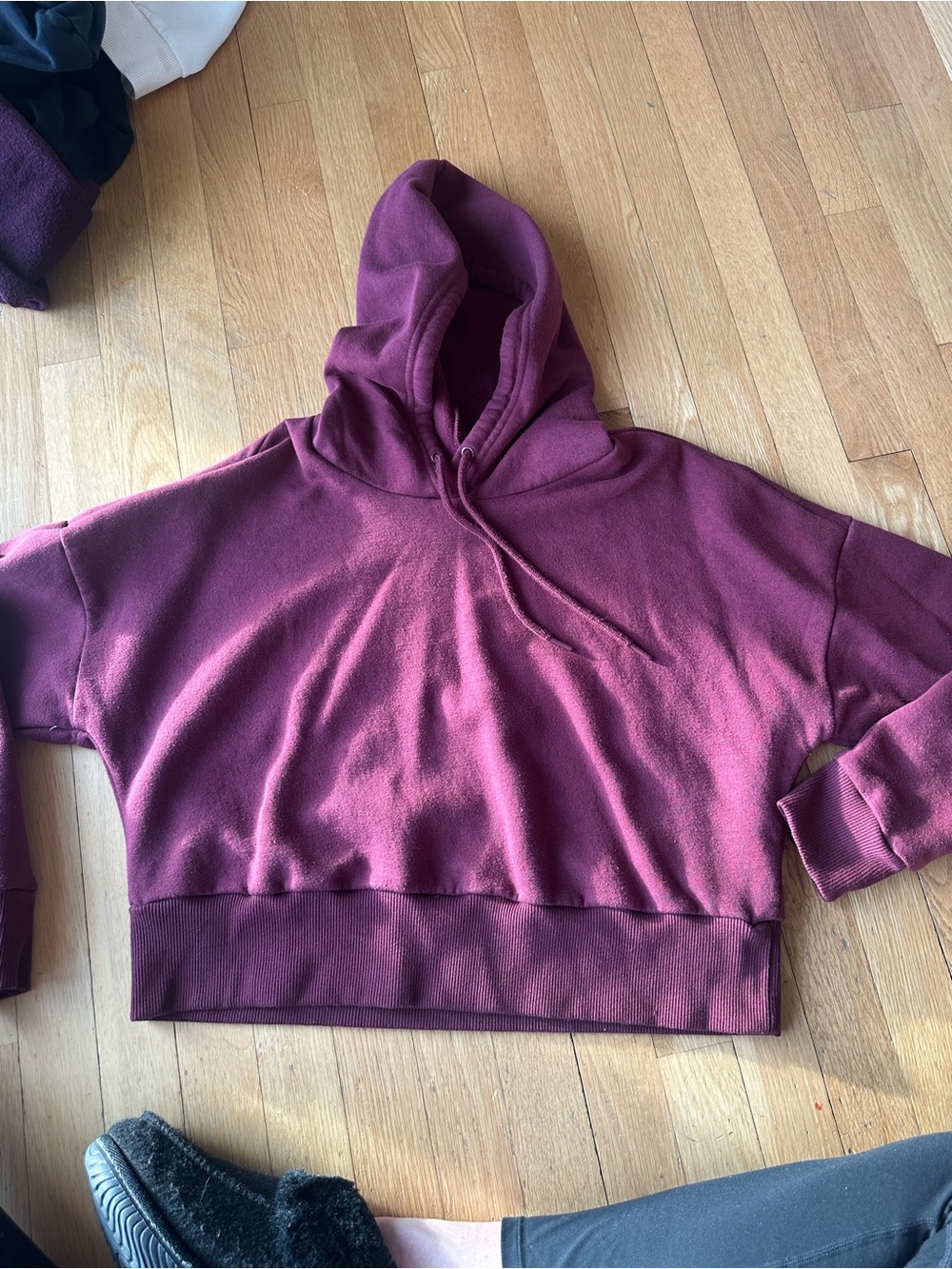 90 Degree By Reflex Cropped Hooded Sweatshirt in Plum